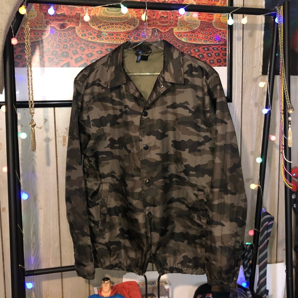 H&M Divided Brand Camo Nylon Snap Buttons Windbreaker/ Jacket Men's Size M: Used